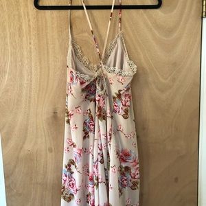 Cute spring dress!